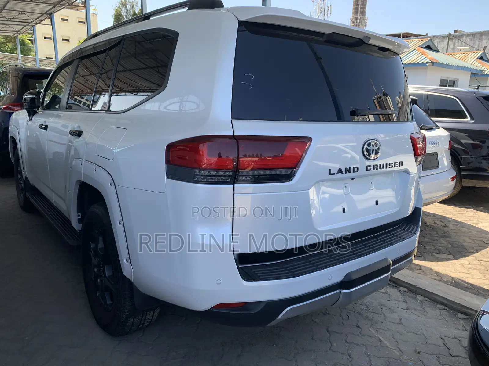 Toyota Land Cruiser LC300 2021 White
