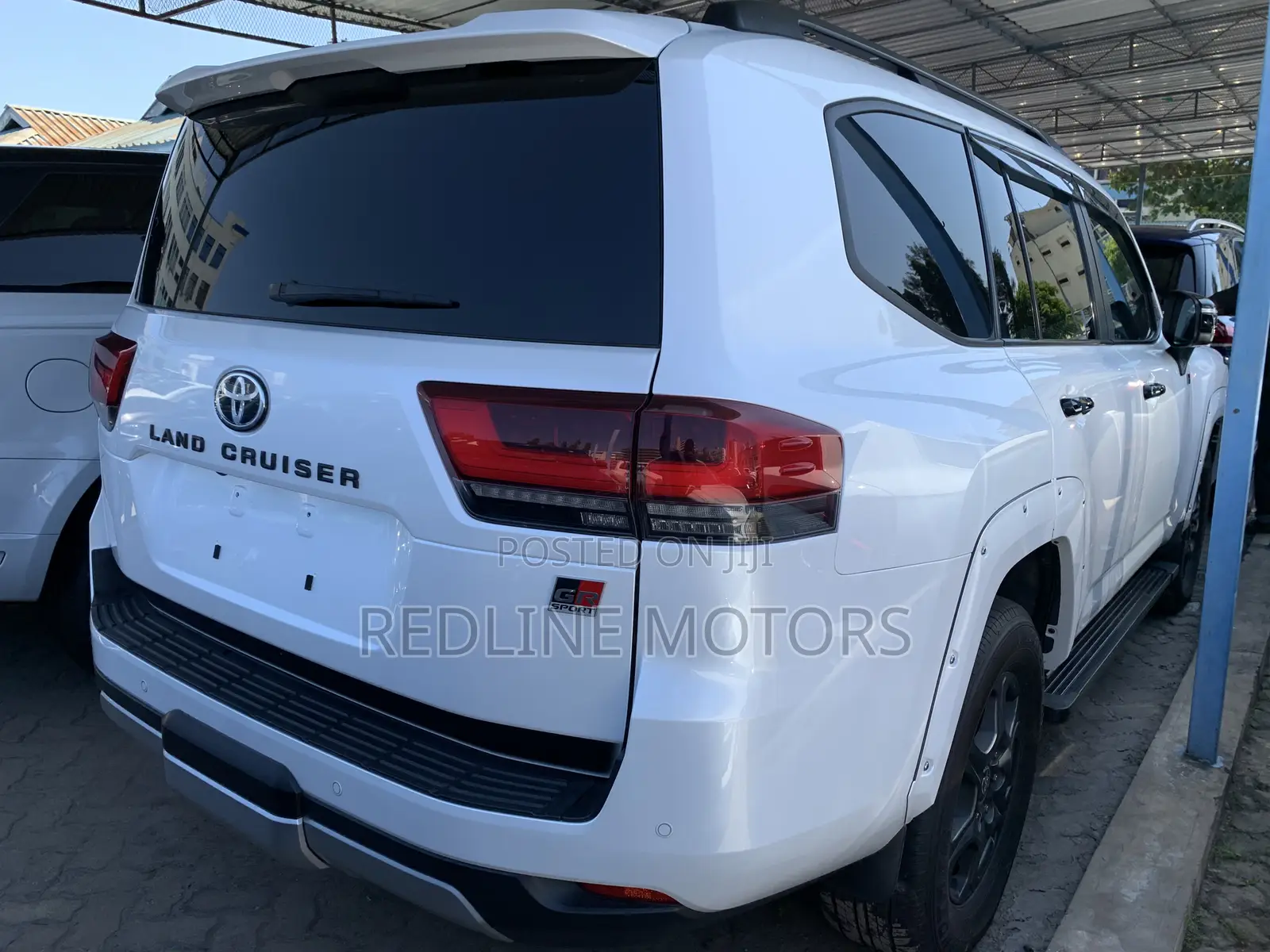 Toyota Land Cruiser LC300 2021 White