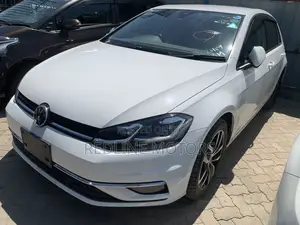 Volkswagen Golf TSI S FWD 2018 Off white