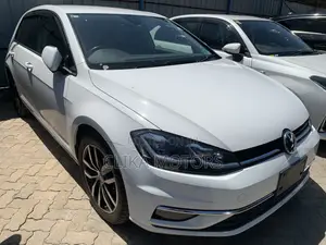 Volkswagen Golf TSI S FWD 2018 Off white