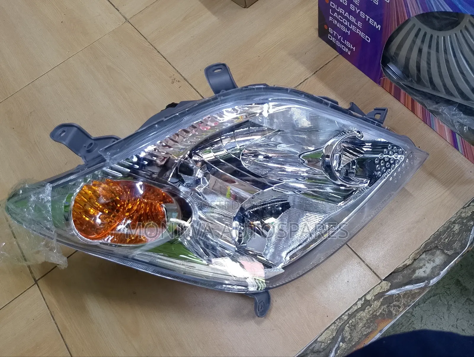Headlamp Toyota Ist