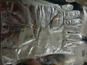Heat Resistant Gloves - thumbnail 2