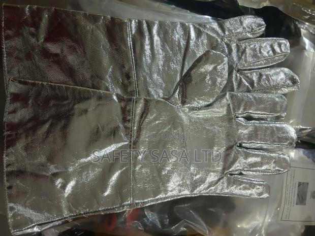 Heat Resistant Gloves - main view