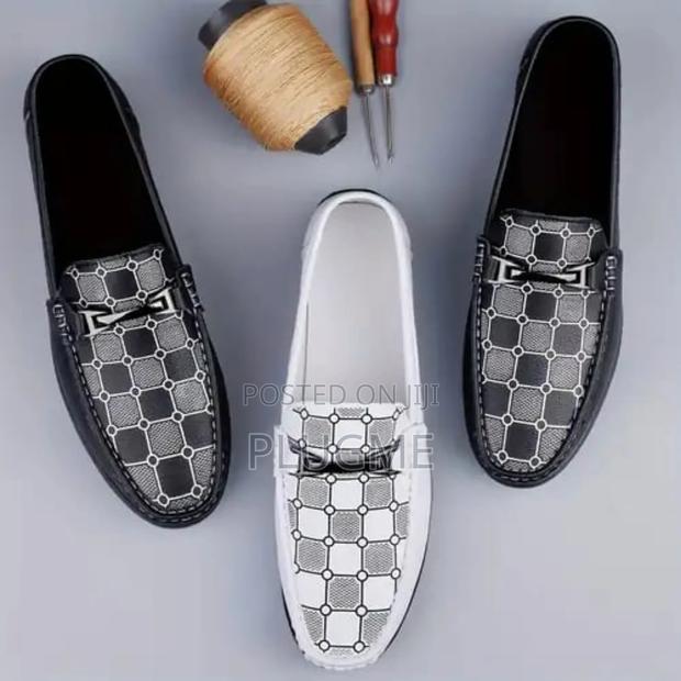 Slip-on Loafers With a Decorative Chain Detail and a Patterned Vamp. - main view
