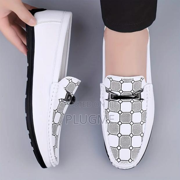 Slip-on Loafers With a Decorative Chain Detail and a Patterned Vamp. - thumbnail 3