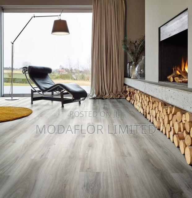 Modern Finish Laminate Flooring | 8mm 12mm Boards