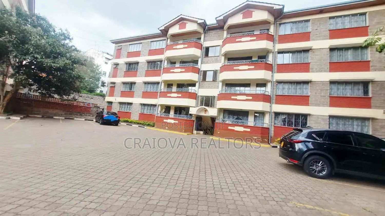 3bdrm Apartment in State House Area for sale