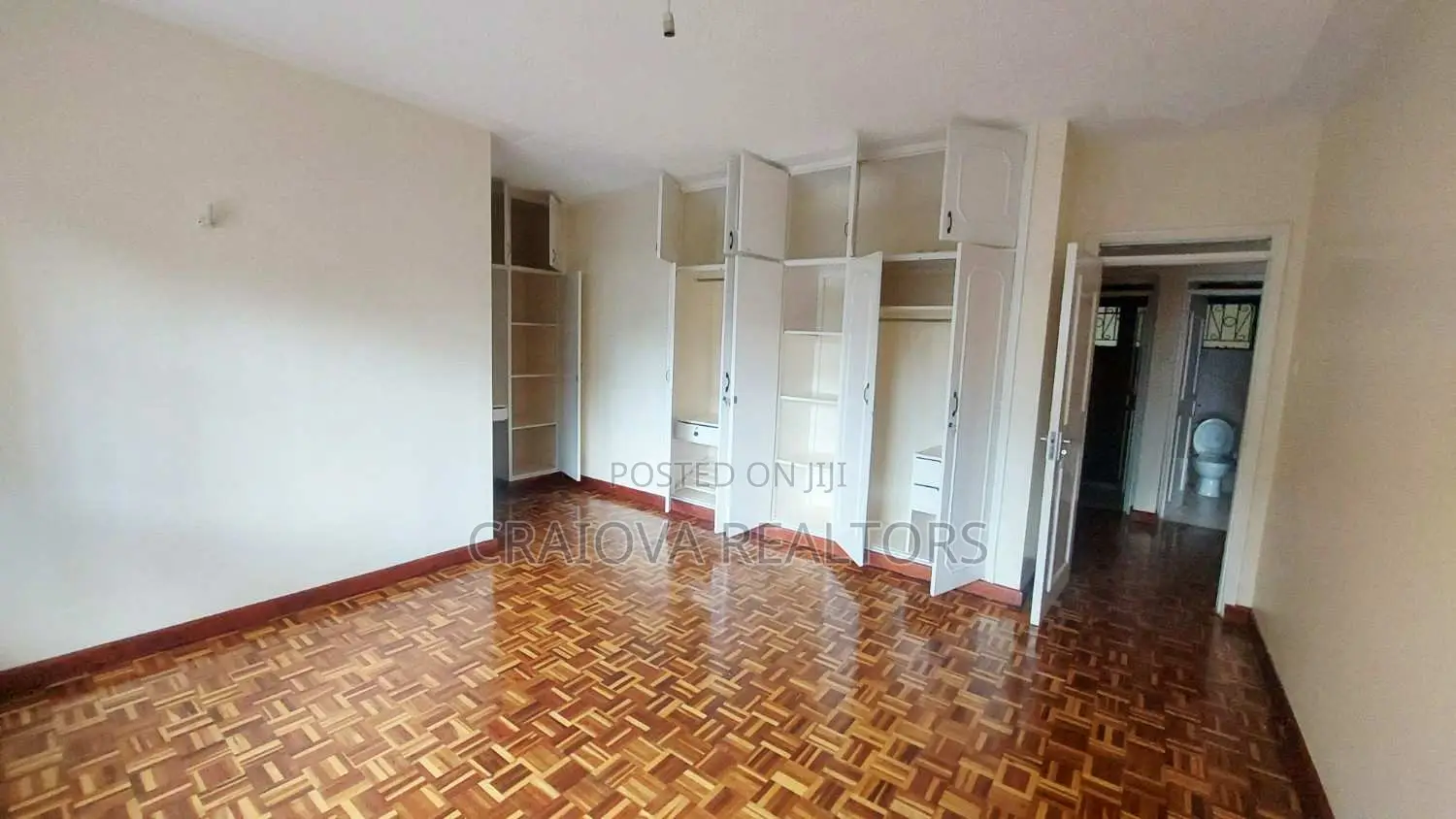 3bdrm Apartment in State House Area for sale