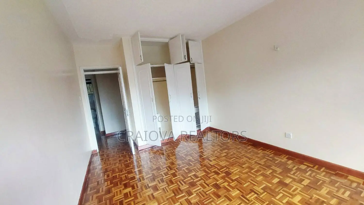 3bdrm Apartment in State House Area for sale