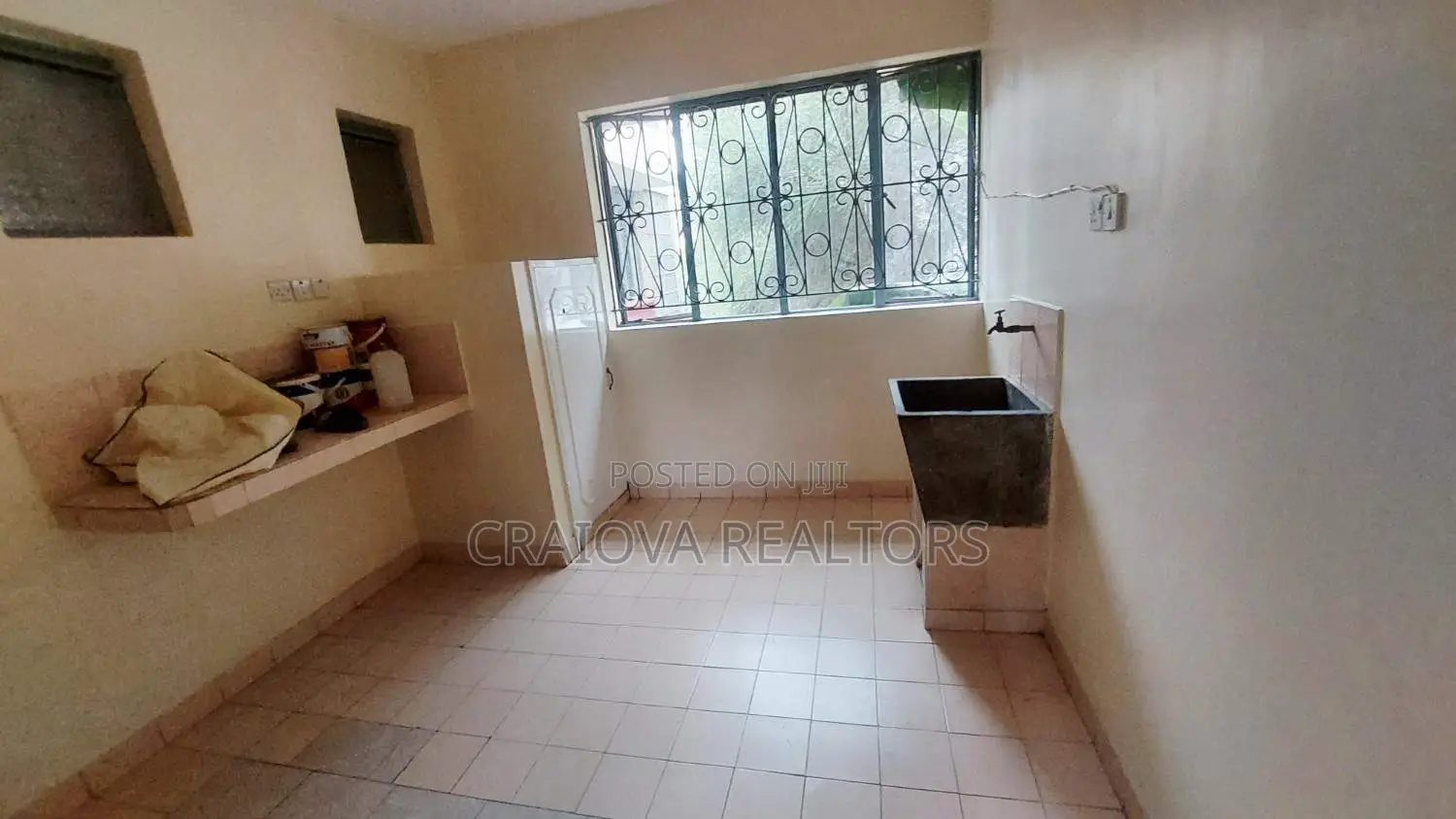 3bdrm Apartment in State House Area for sale