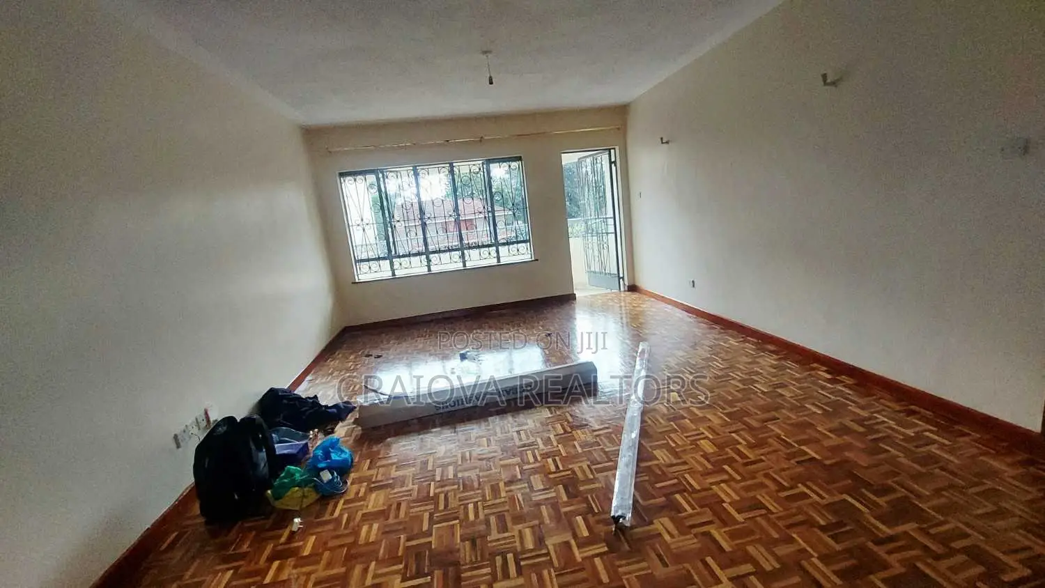 3bdrm Apartment in State House Area for sale