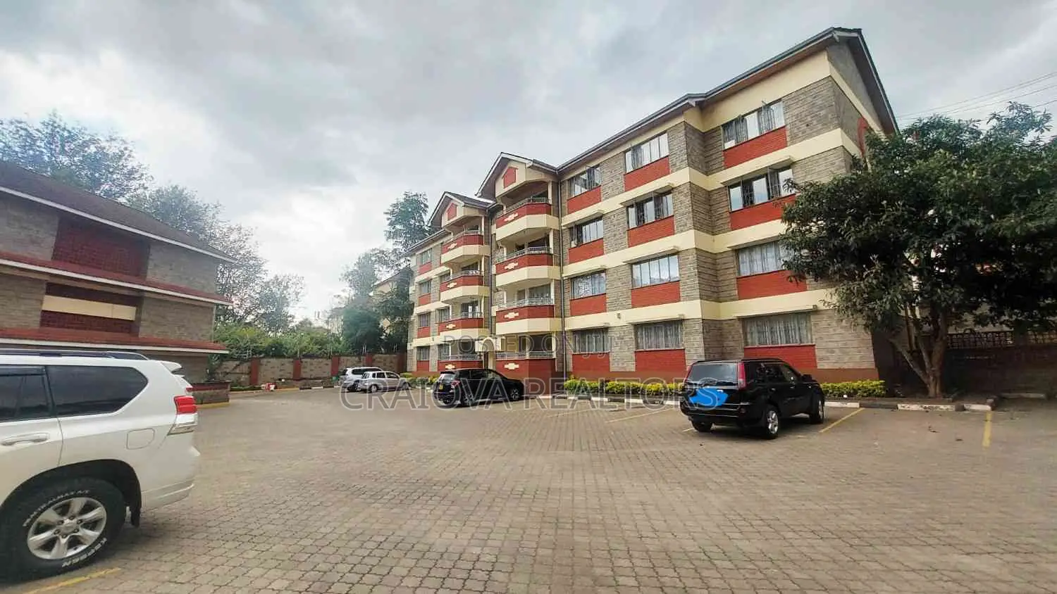 3bdrm Apartment in State House Area for sale