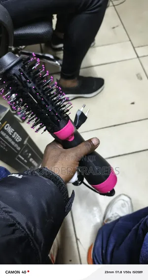 One-Step Hair Dryer and Volumizer With Hot Air Brush Dry Wet Dual-