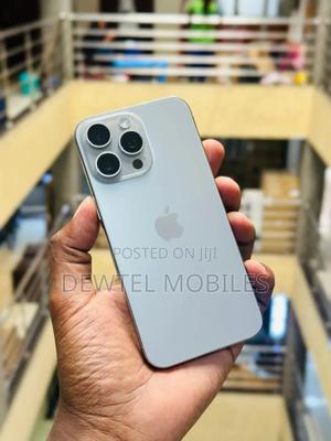 Apple iPhone 15 Pro Max 256 GB Silver - thumbnail 2