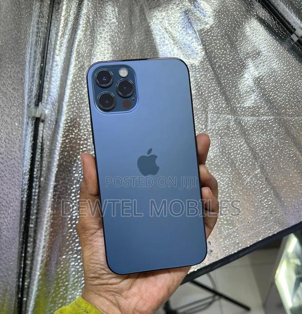 Apple iPhone 12 Pro 256 GB Blue - main view