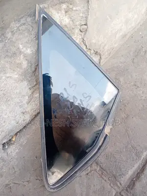 Toyota Auris Front Quater Glass