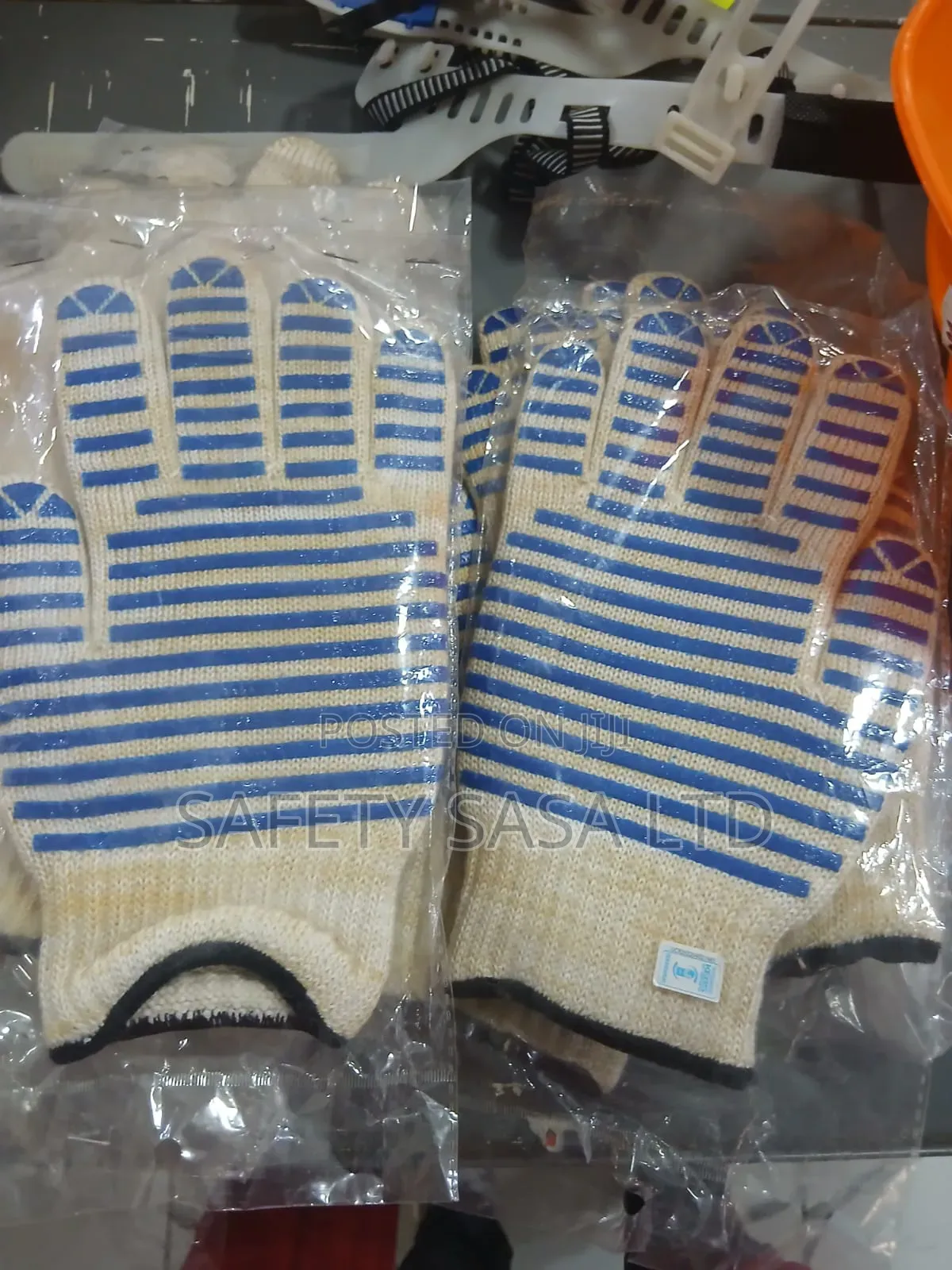Heat Resistant / Oven Gloves
