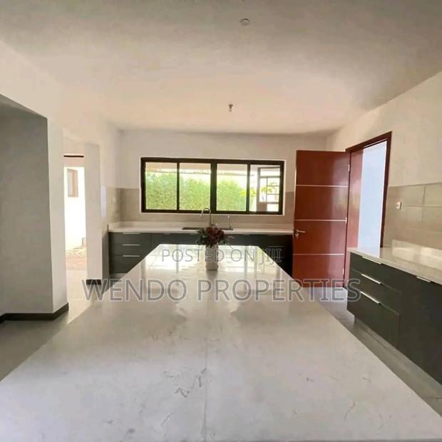 5bdrm House in Karen for rent - thumbnail 10