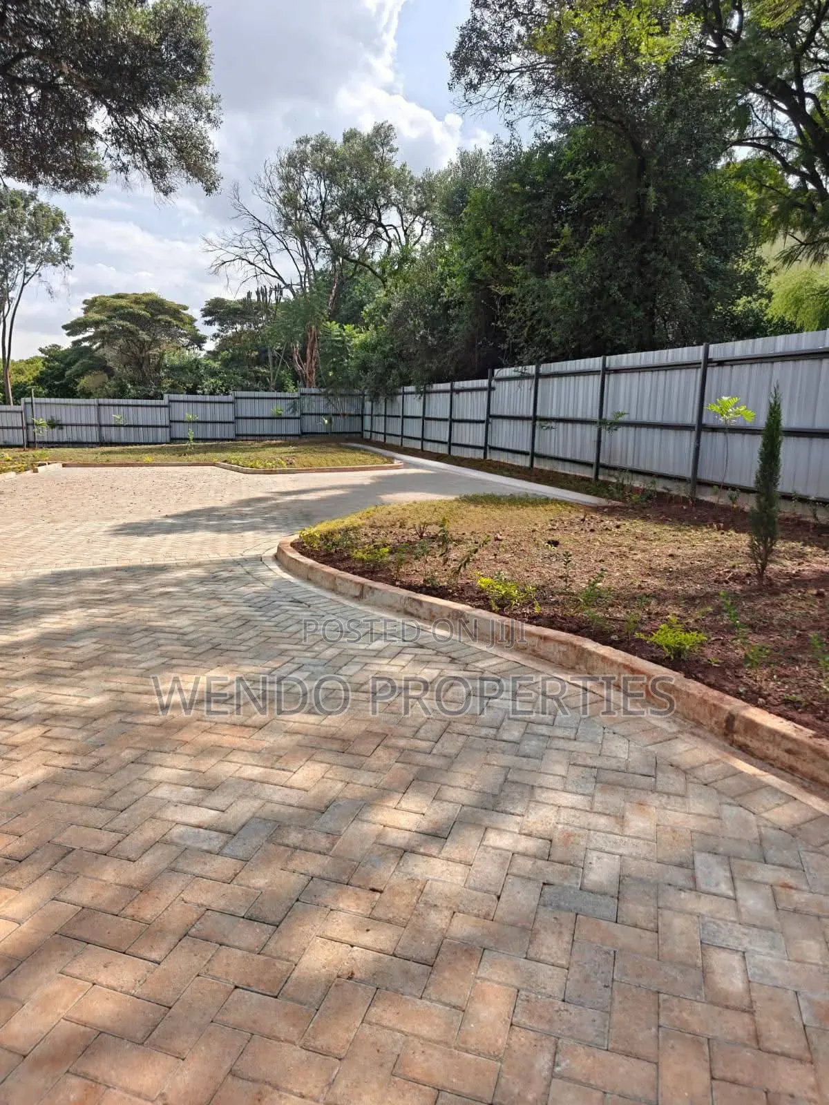 3bdrm Bungalow in Karen for rent