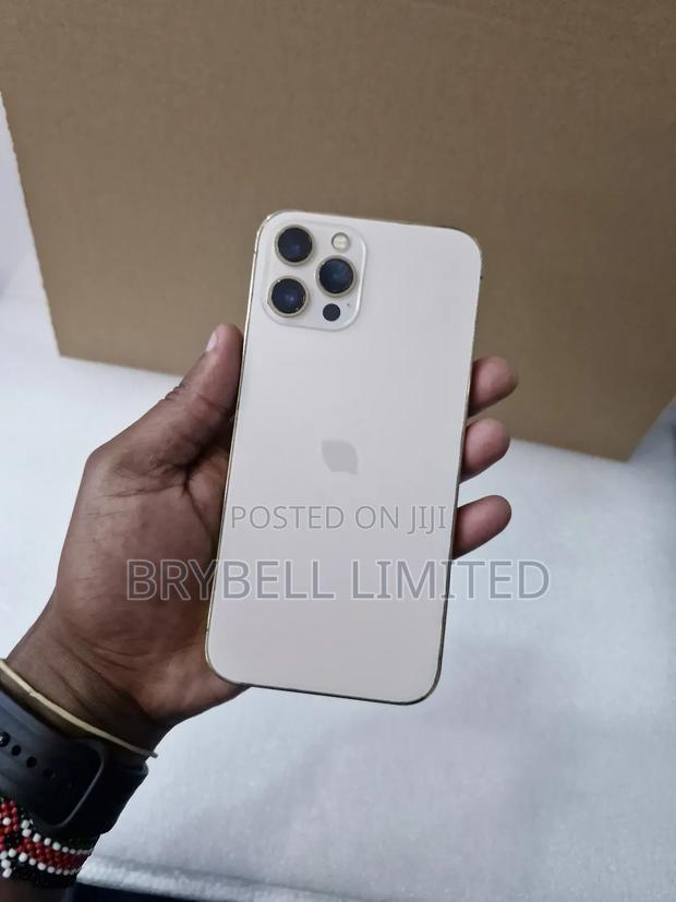 Apple iPhone 12 Pro Max 256 GB Gold - main view