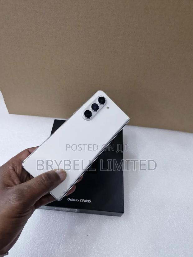 Samsung Galaxy Z Fold 5 512 GB White - main view