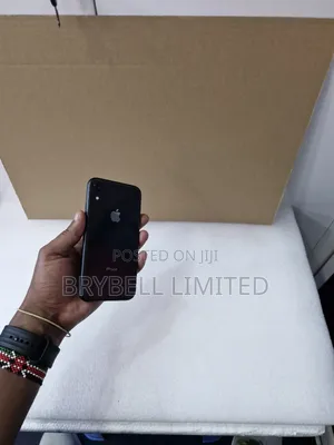 Apple XR 64 GB Black