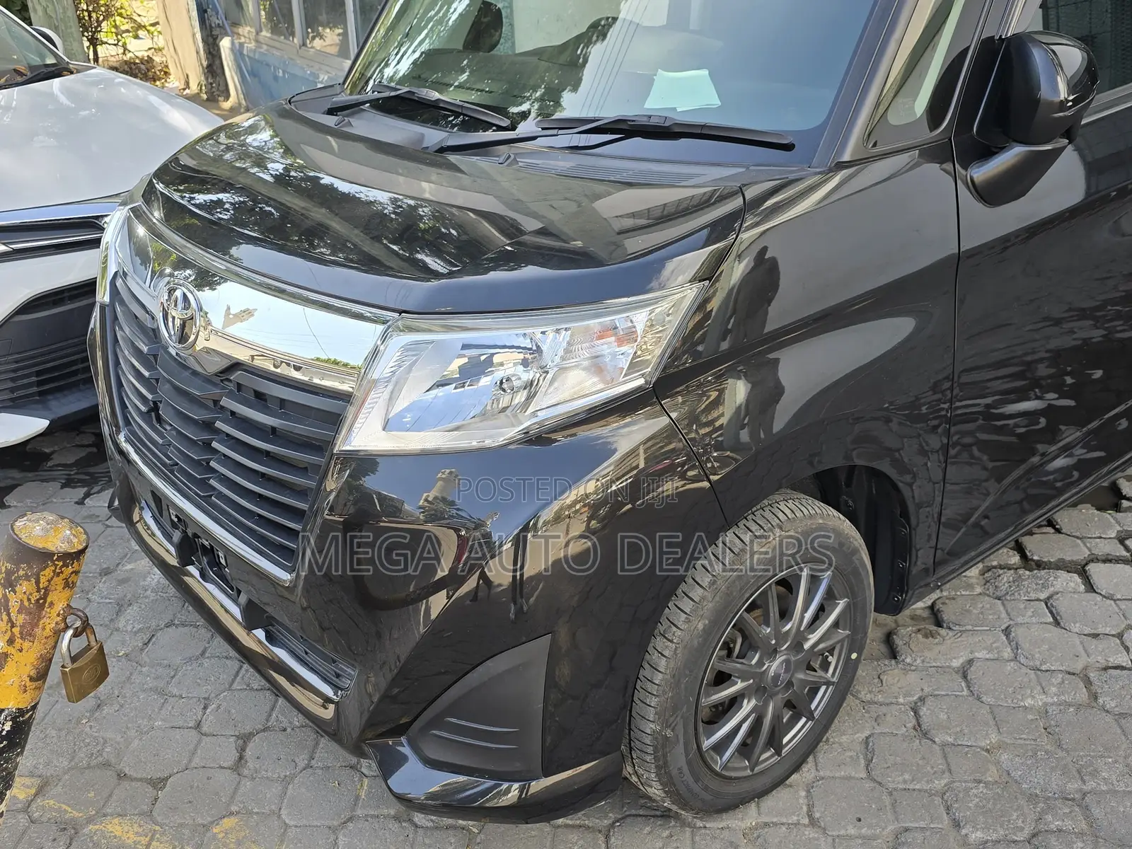 Toyota Roomy 2018 Black