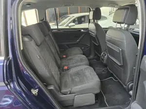 Volkswagen Touran 2018 Blue