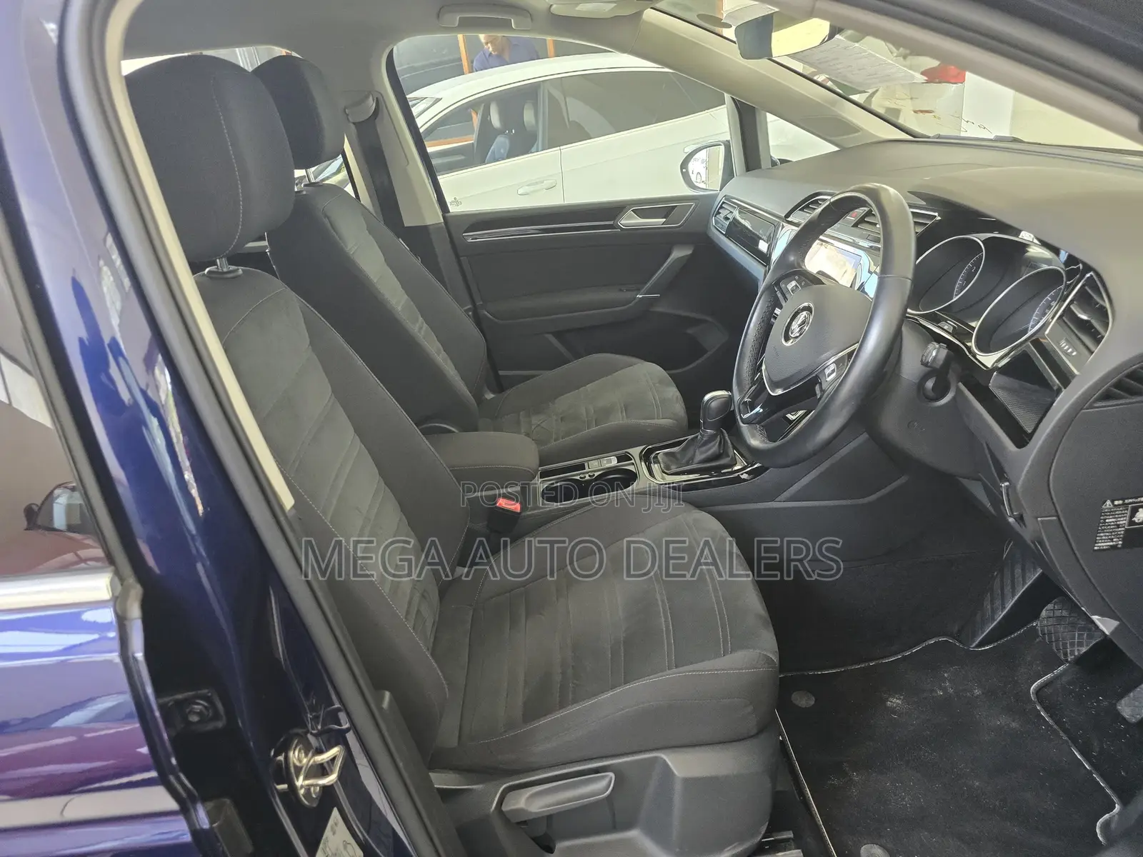 Volkswagen Touran 2018 Blue