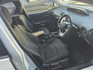 Toyota Prius 2018 White