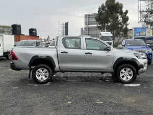 Toyota Hilux 2.4 Diesel 2020 Silver