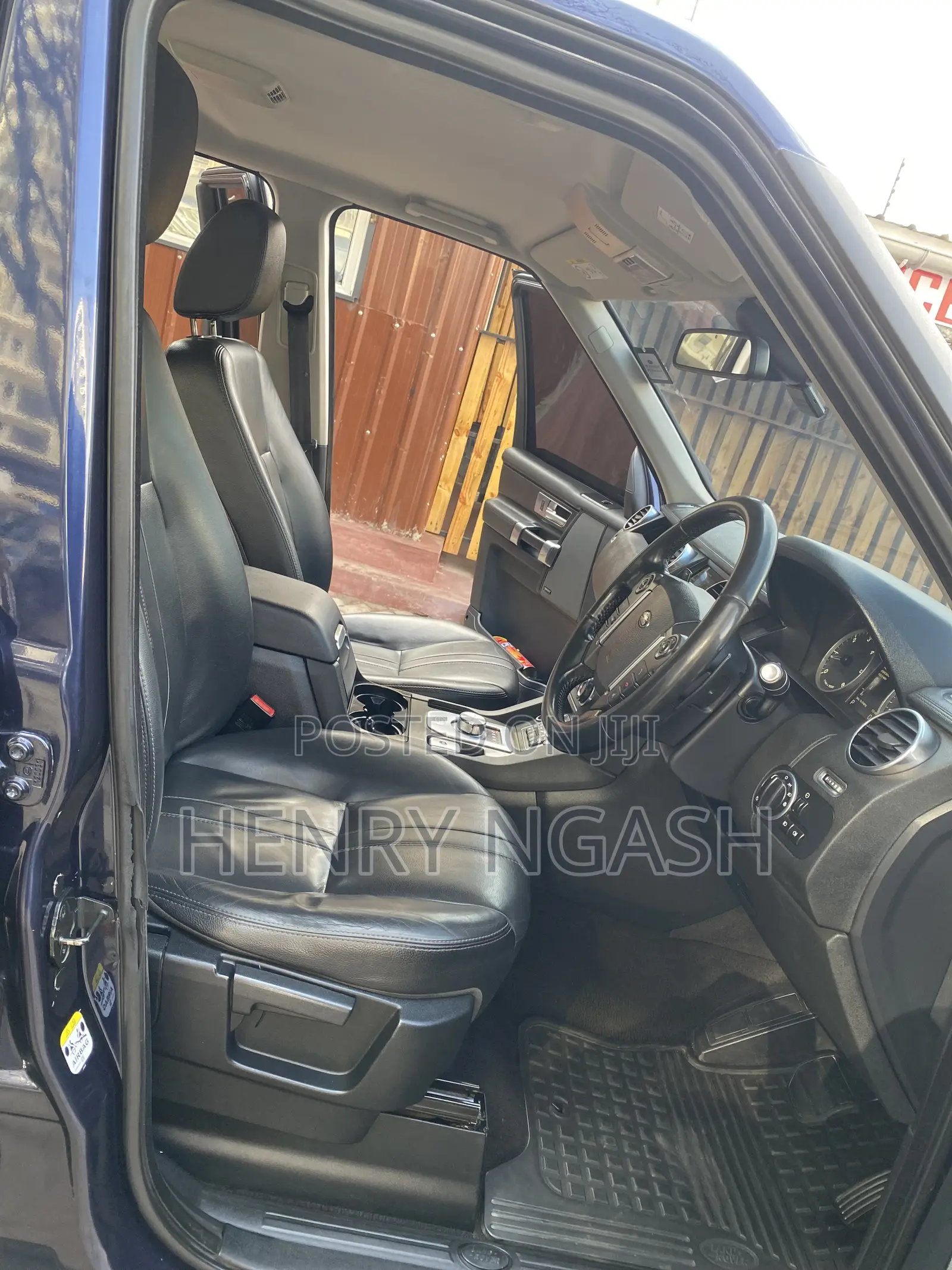 Land Rover Discovery 2015 Blue