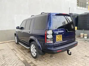 Land Rover Discovery 2015 Blue