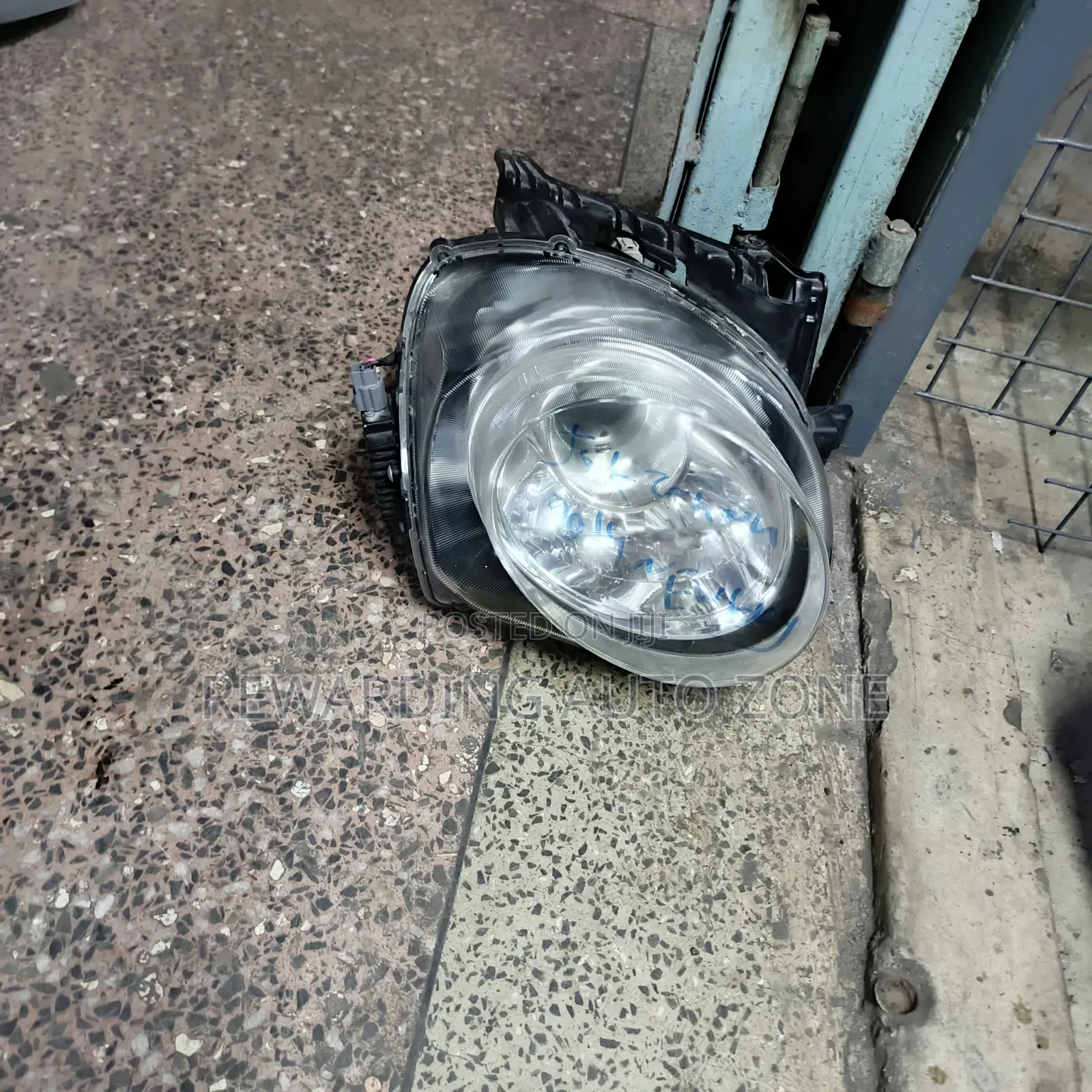 Nissan Juke 2017 Zenon Headlight. RHS