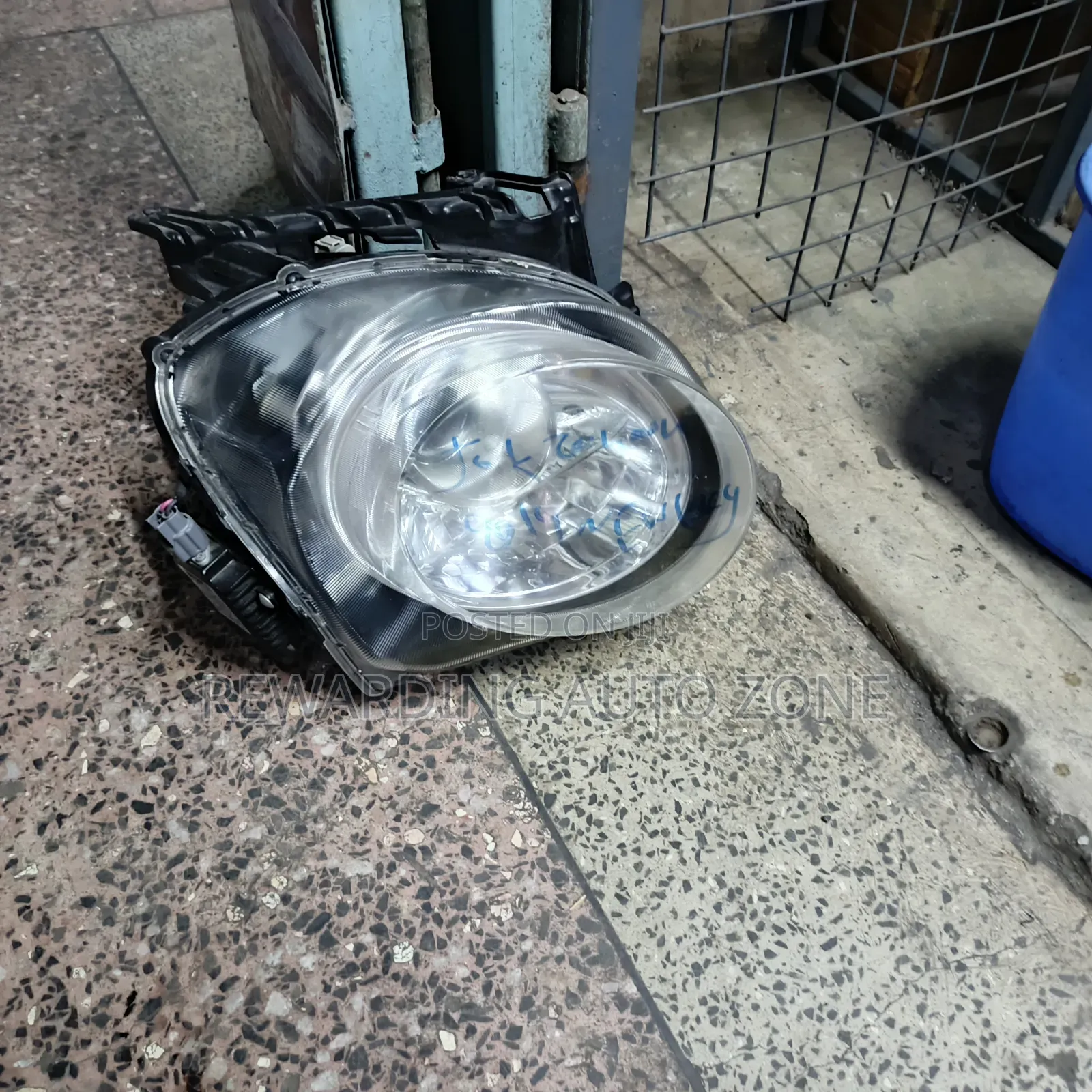 Nissan Juke 2017 Zenon Headlight. RHS