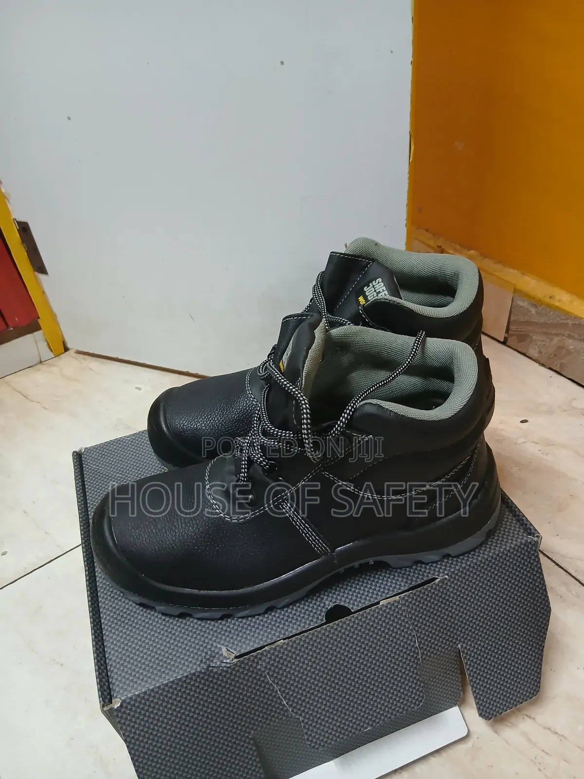 Ergonomics Fits Safety Boots