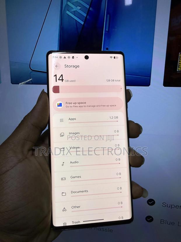 Google Pixel 6 Pro 128 GB Black - main view