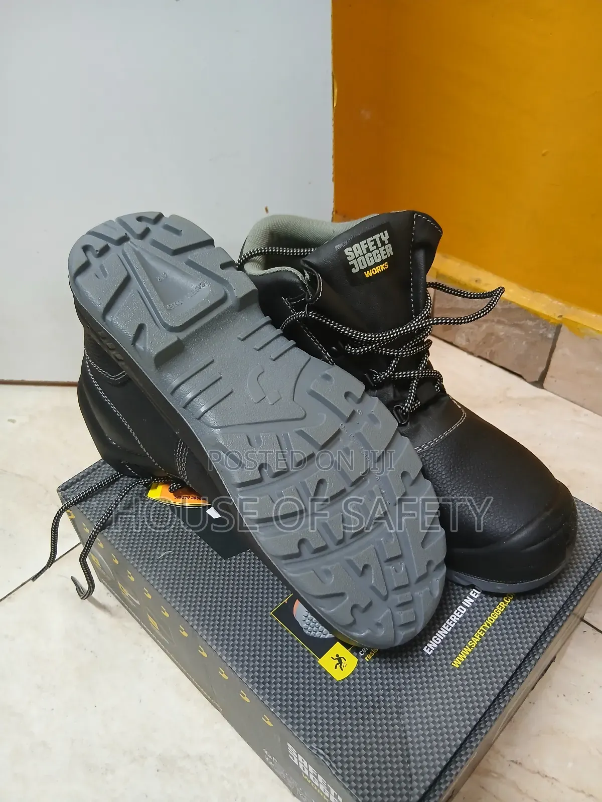 Safety Boots With Orthopedic Support And Stability