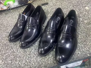 Quality Leather Laceless Slip on Clark Official Loafer Shoes