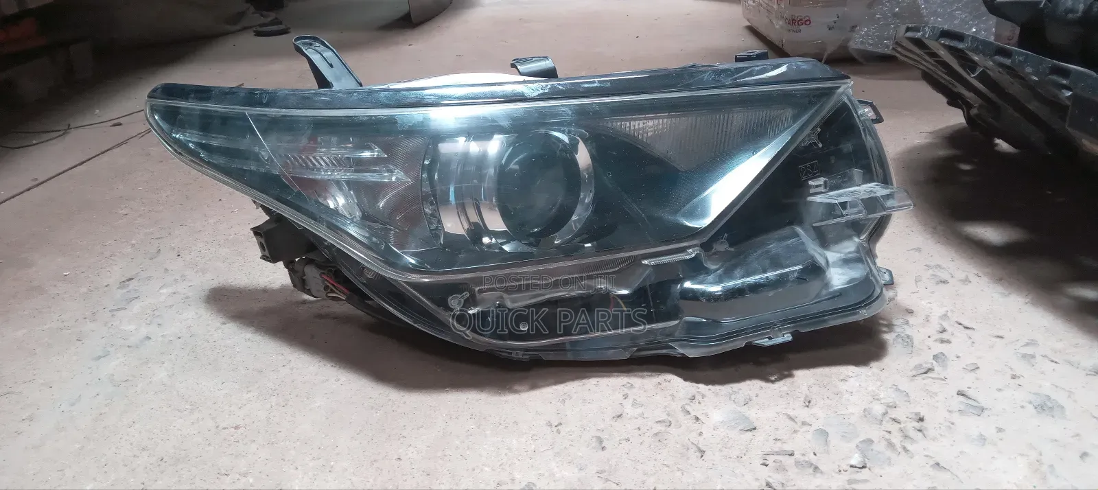 Toyota Auris RHS Headlight