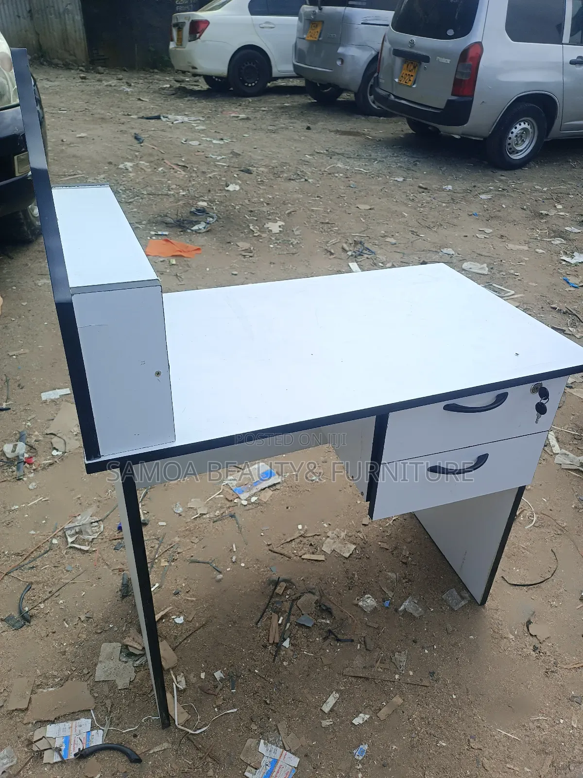 Nail Table