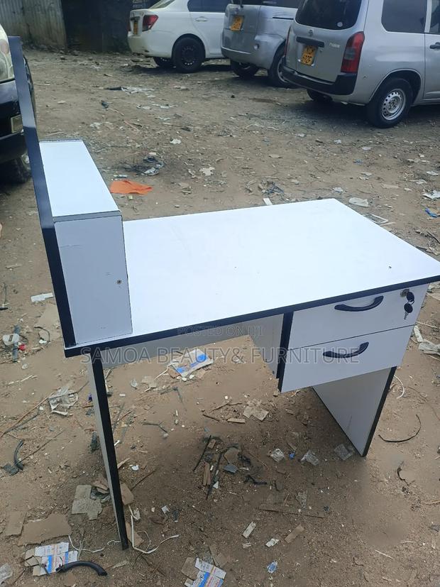 Nail Table - thumbnail 3