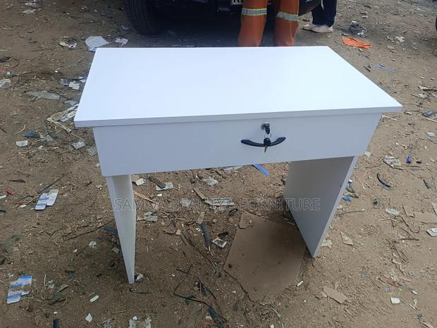 Manicure Table for Nails - thumbnail 2
