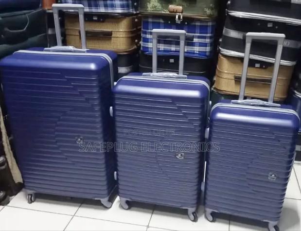 Travel in Style and Convenience Luxurious 3-in-1 Fibre Suitcase Set
