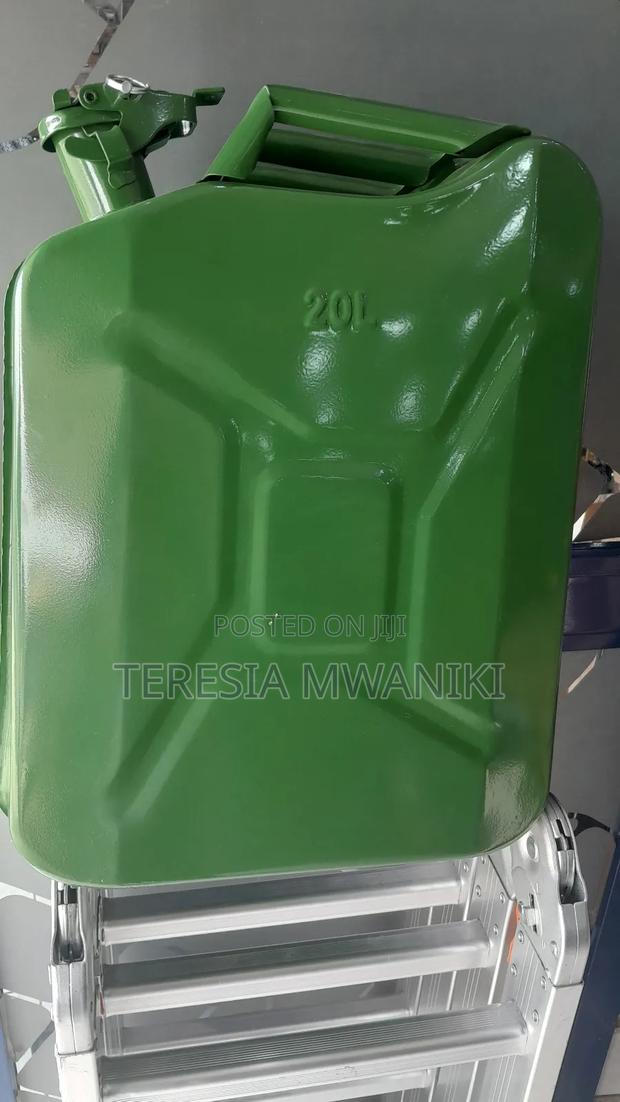Portable Meta Jerrycan for Petrol and Diesel