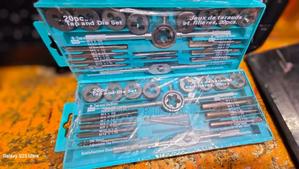 20-Piece Tap and Die Set.