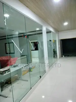 Frameless Glass Partition.