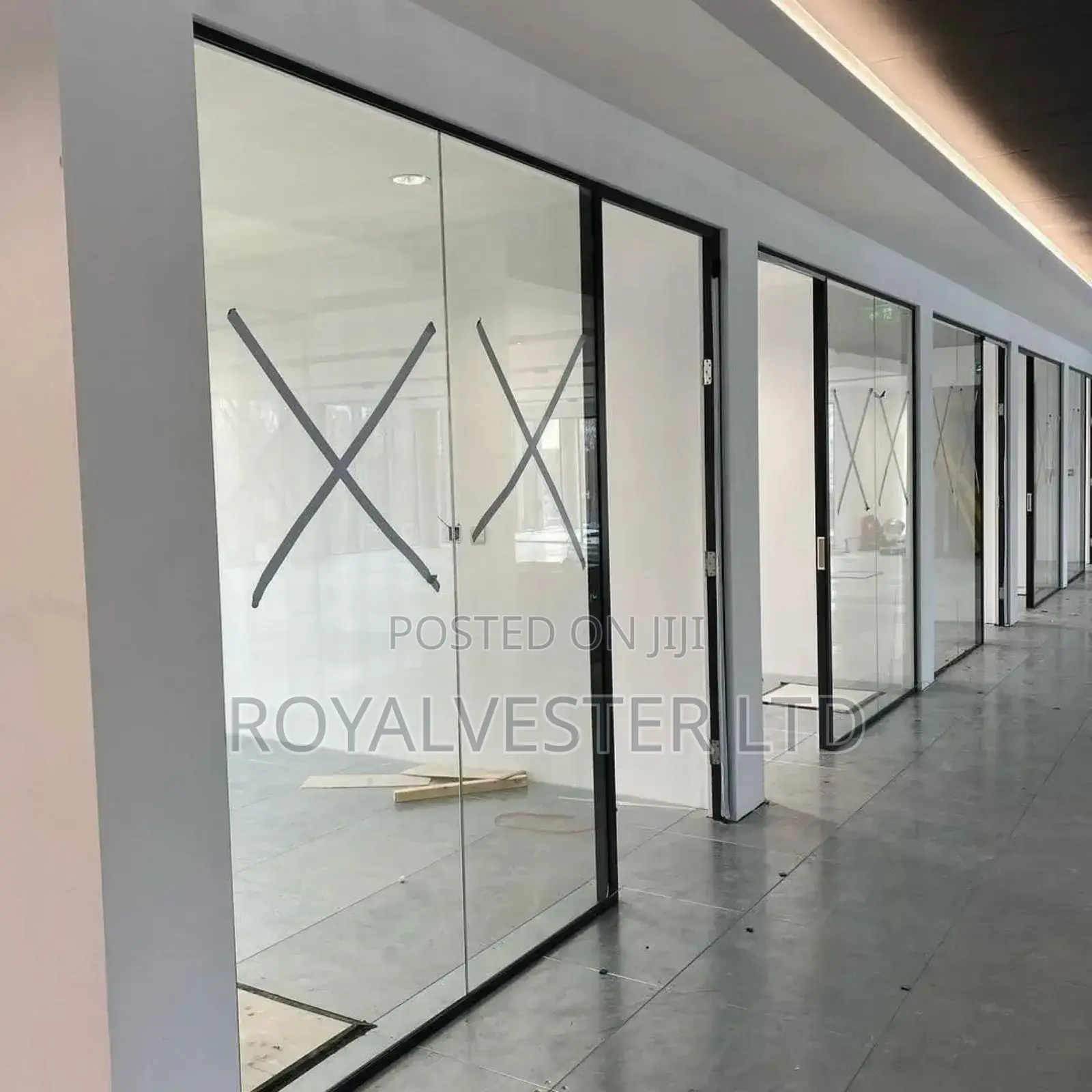 Alluminium Glass Partition