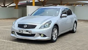 Nissan Skyline 2013 Silver