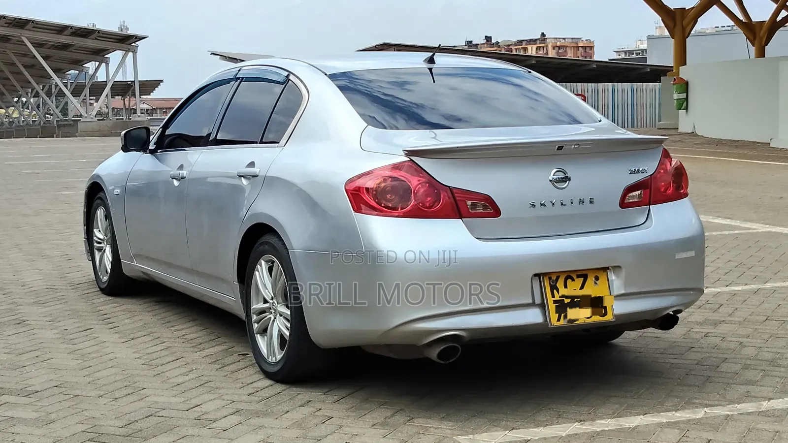 Nissan Skyline 2013 Silver